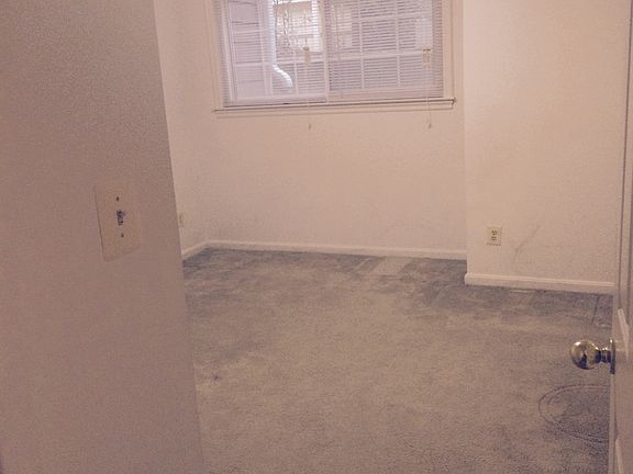 4th image of 5602 Luxemburg St