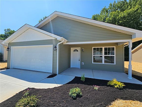 5th image of 276 Taylor Dr