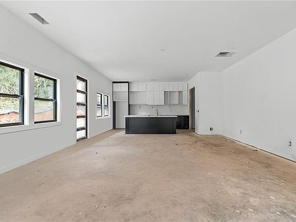 5th image of 2659 Flat Shoals Rd