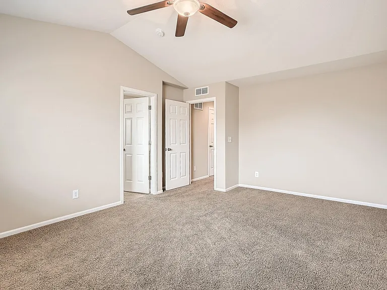 140 Jackson Dr — Photo 12