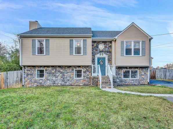 811 N Mill Rd, Salem, VA 24153