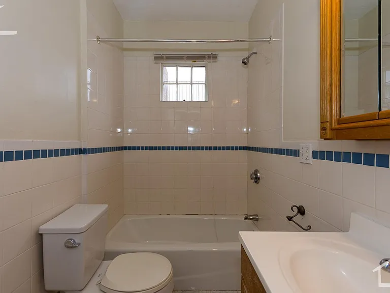 41 Bay State Rd #5 — Photo 2