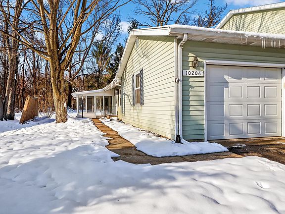 2nd image of 10206 Cricklewood Ct
