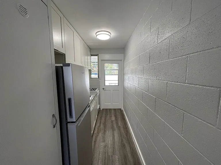 1148 Wilder Ave — Photo 4