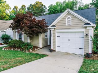 321 Hallwood Ct, Holly Springs, NC 27540