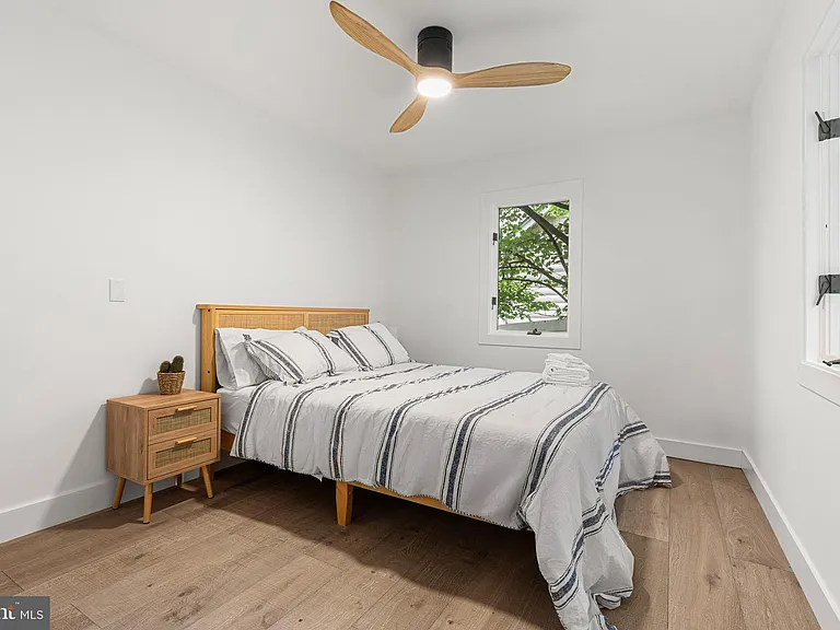 39 Upper Lakeview Ave — Photo 11