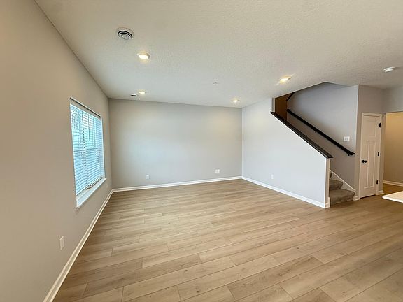 5th image of 2804 Kepler Ave NE