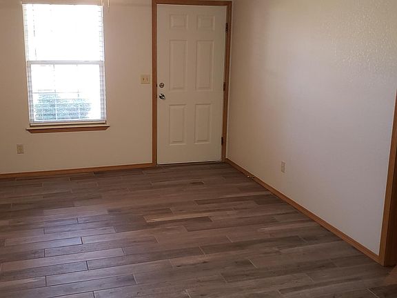 2nd image of 406 SW 6th St #3