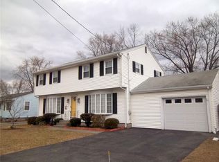 40 Pettis Dr, Warwick, RI 02889