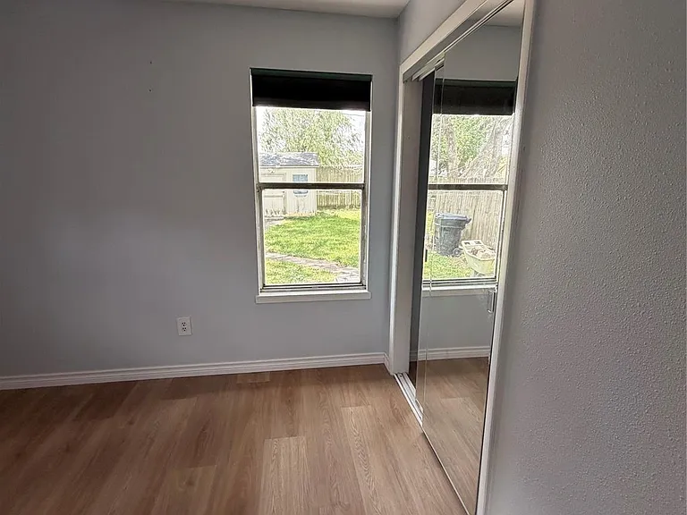 10415 Norton Dr — Photo 9