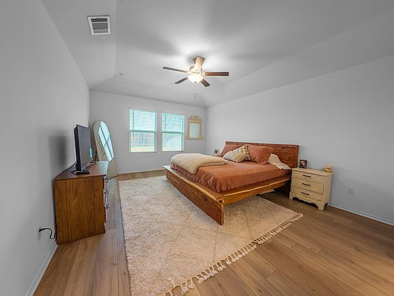 5th image of 440 Sebring Cir