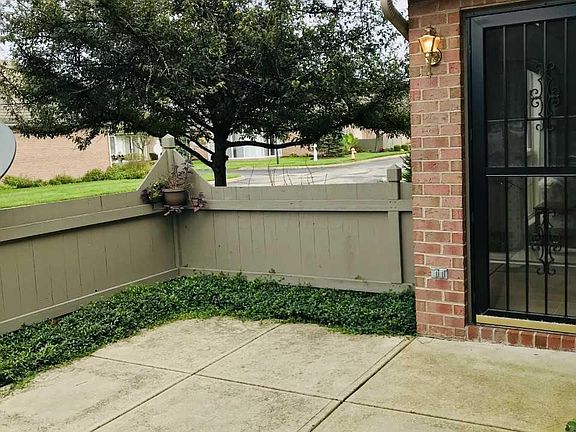 3rd image of 6009 Blendon Chase Dr