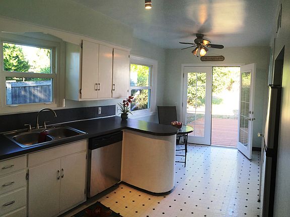 4th image of 1745 S Cushman Ave