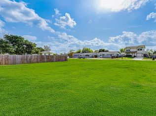 12 Becca Ct, Brookshire, TX 77423
