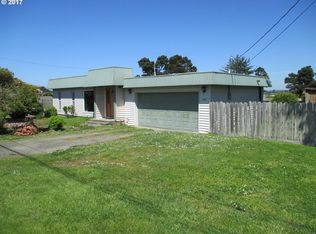 1225 Franklin Ave SW, Bandon, OR 97411