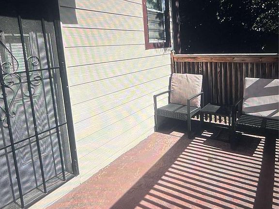 5th image of 1132 Oak Knoll Ter SE
