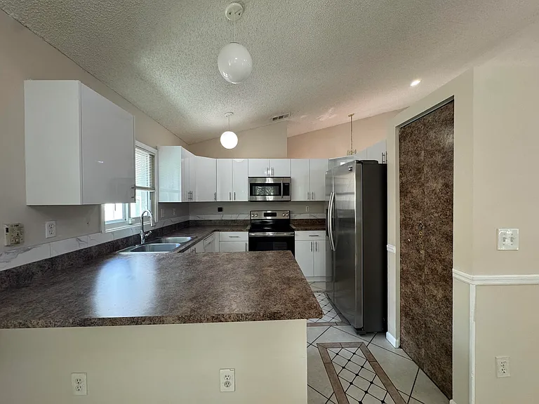 1038 W Jasmine Ln — Photo 23