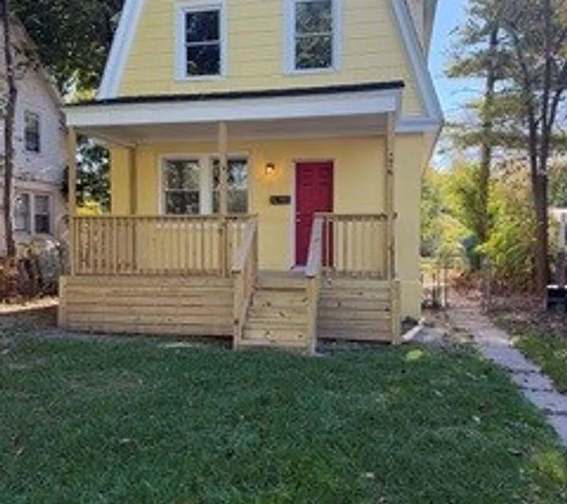 76 Oliver St