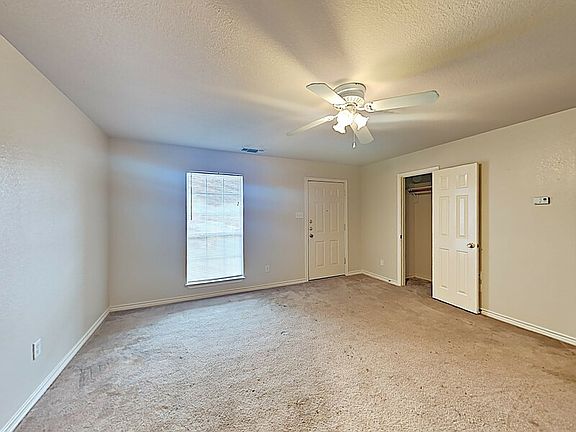 3rd image of 4916 Diaz Ave