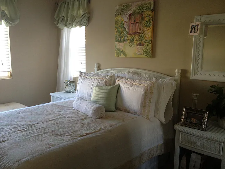 Guest bedroom