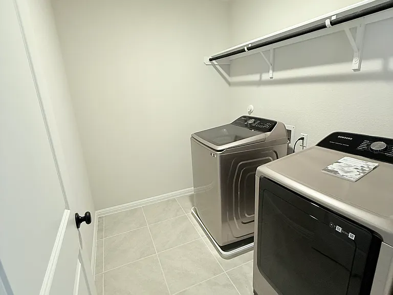 212 Swinging H Ln — Photo 17