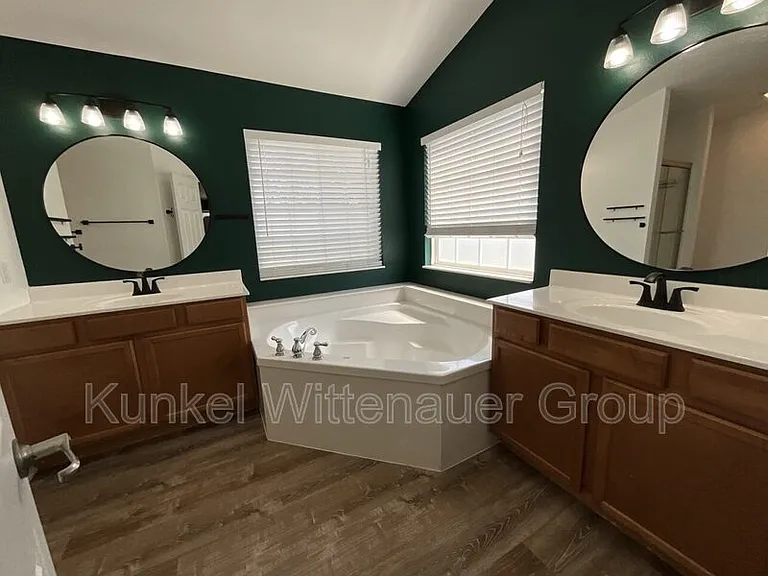 2621 Greystone Estates Pkwy — Photo 21