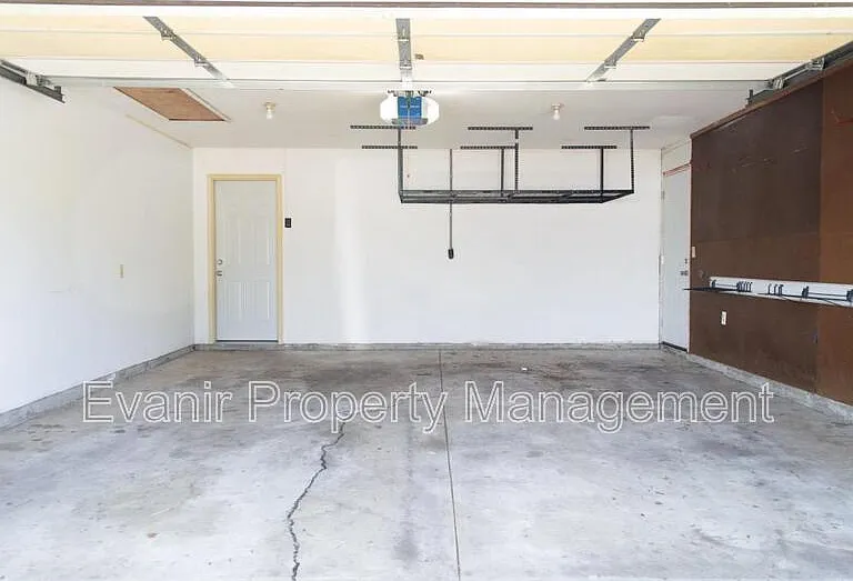 790 Branford Rd — Photo 31