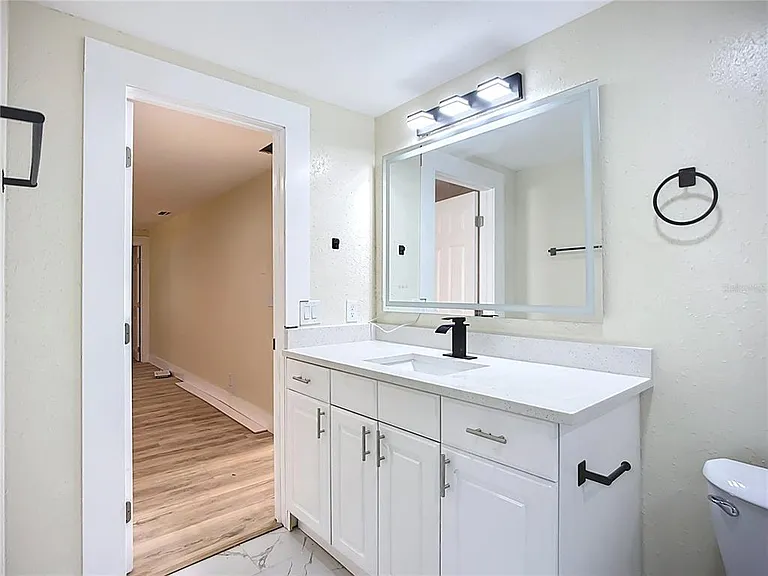4513 W Gray St — Photo 19