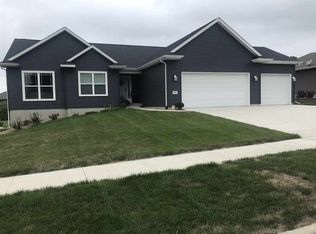 1003 Willow Dr, Grundy Center, IA 50638