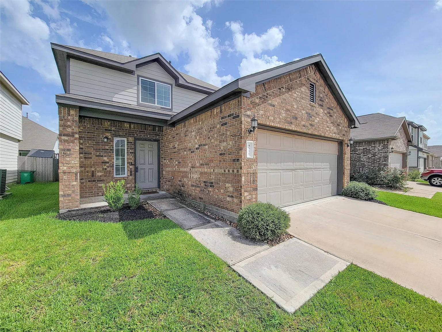 4 bed, 2.5 bath, 2114 sqft, $2,150 — Photo 1