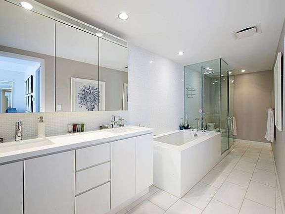 5th image of 425 W 53rd St Ph 8