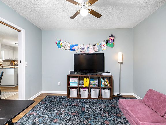 5th image of 3335 Walden Dr
