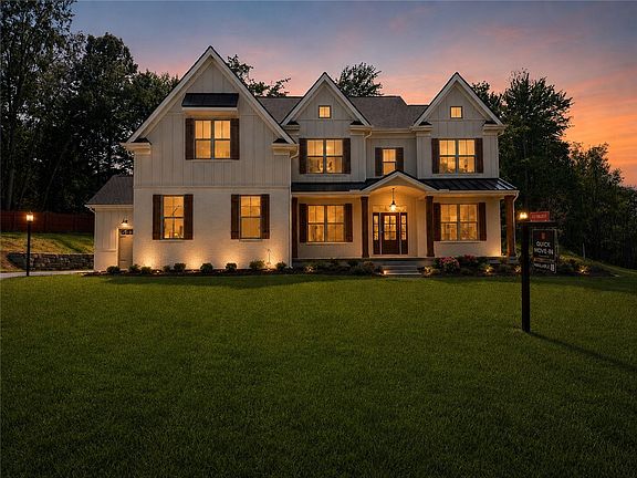 3rd image of 101 Shadow Ridge Dr