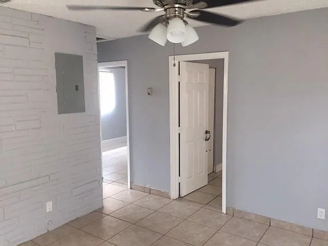 704 NW 4th St #2 — Photo 5