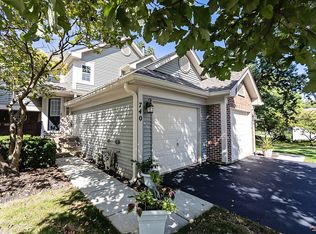 740 Shady Oaks Ct, Elgin, IL 60120