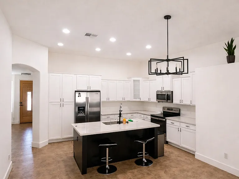 8712 W Palmaire Ave — Photo 4