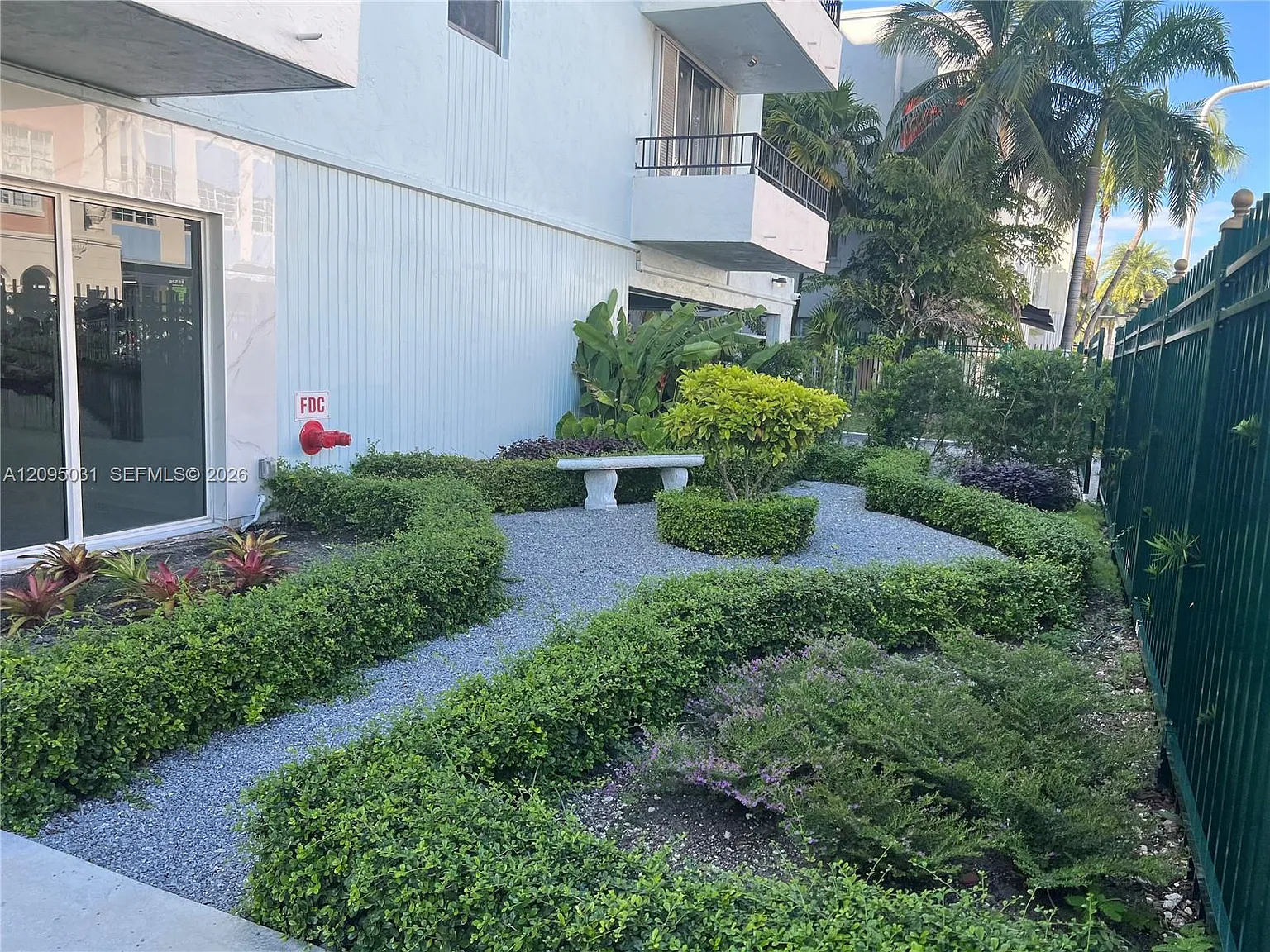 Collins Towers Condo — Photo 4