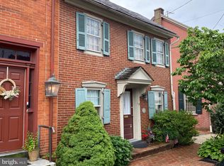 12 W Main St, Strasburg, PA 17579