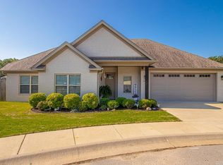 1703 Vine Maple Dr, Benton, AR 72019
