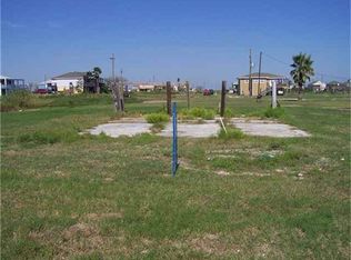 944 Gulfview Dr, Crystal Beach, TX 77650