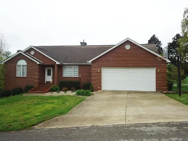 215 Pogue Dr photo 1