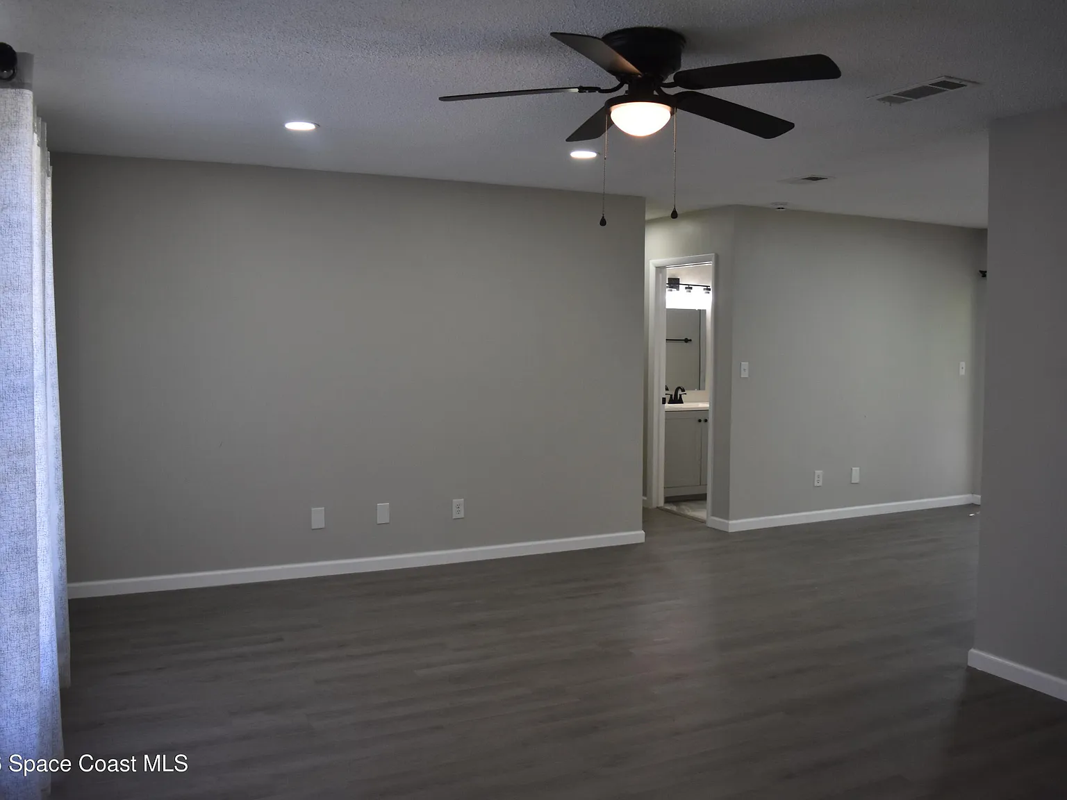3 bed, 2.0 bath, 1338 sqft, $1,650 — Photo 3