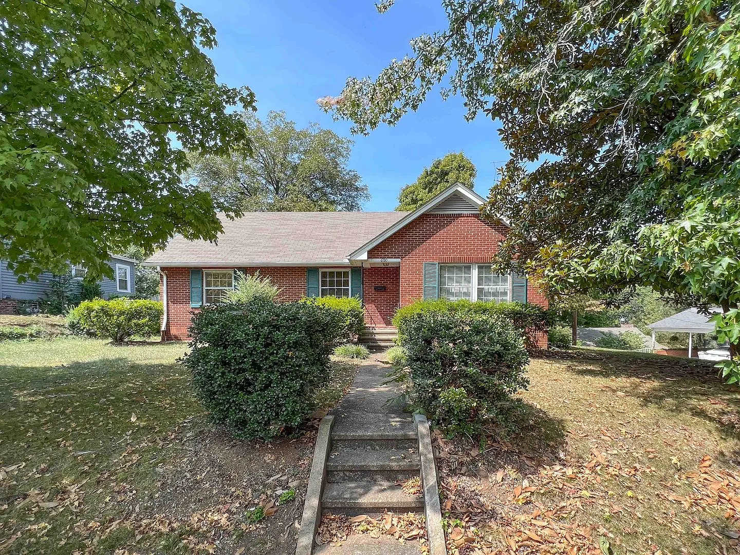 Spacious 3-Bedroom Home with Two Living Areas, Deck & Carport — Photo 1
