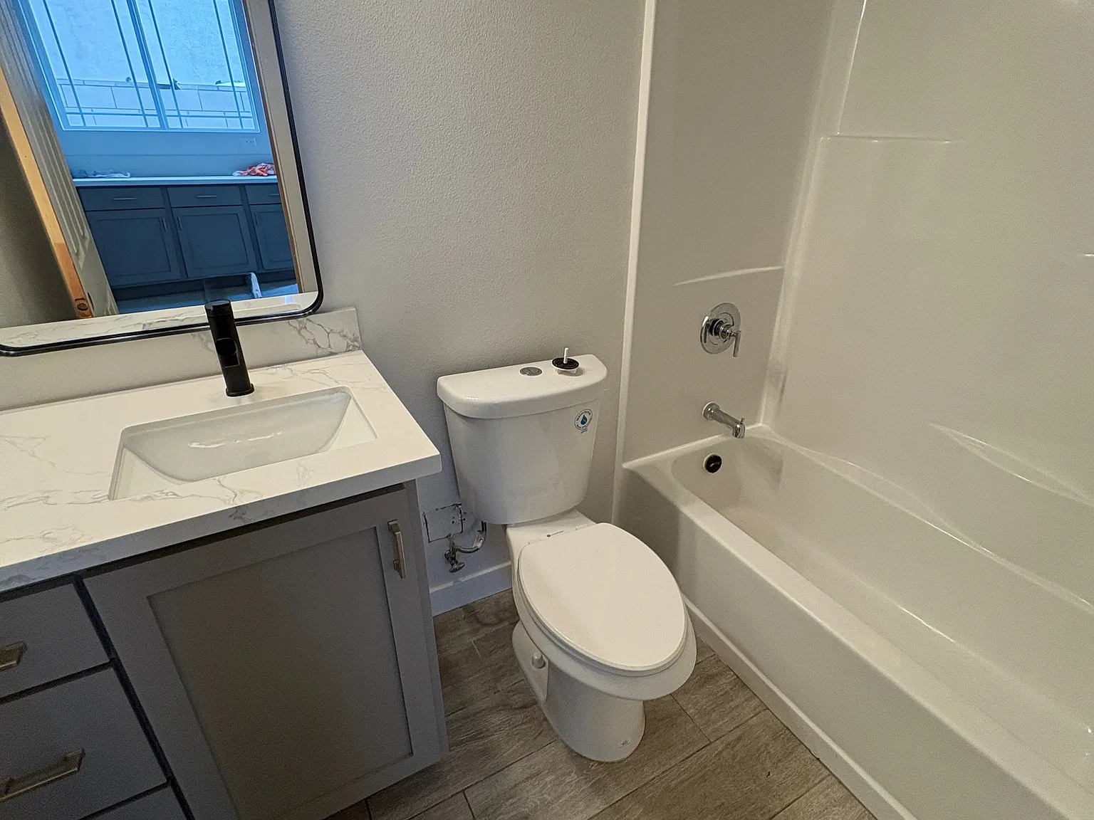 1 bed, 500 sqft, $1,800 — Photo 4