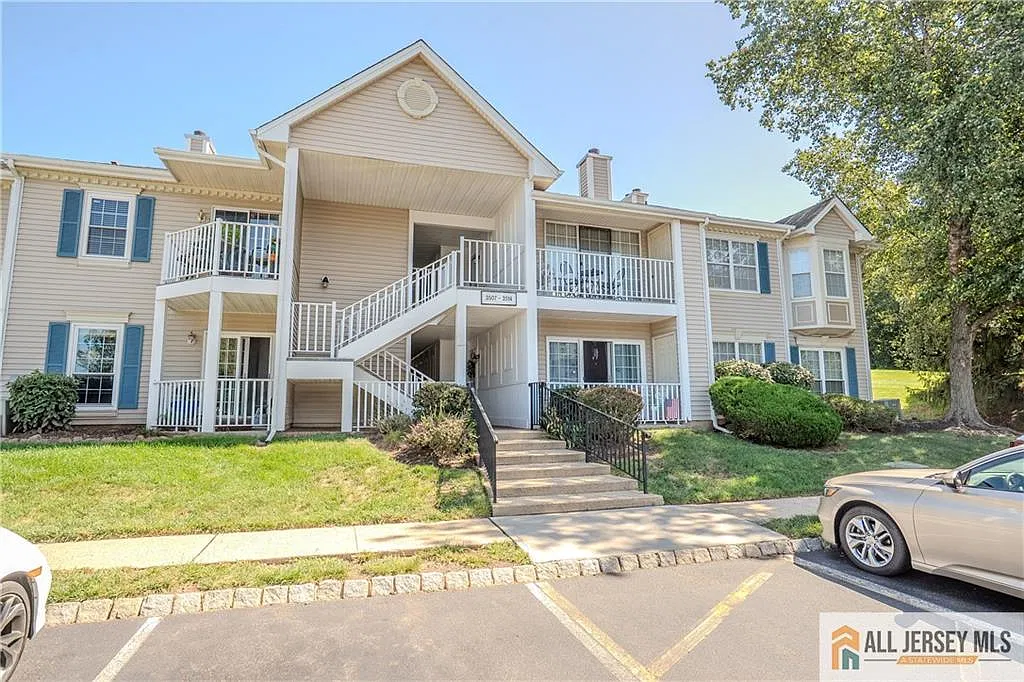 2 bed, 2.0 bath, 1113 sqft, $2,450 — Photo 1