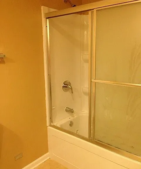 10S447 Carrington Cir — Photo 3