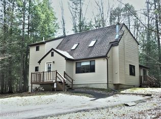51 Cygnus Rd, Lake Ariel, PA 18436