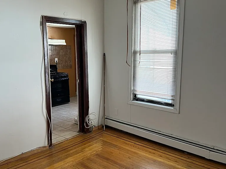 312-14 4th St #2 — Photo 3