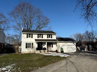 10 Laughlin Pl, Welland, ON L3C 4E2