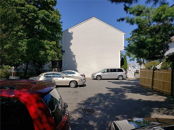 4th image of 12 Cheshire St